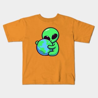 alien loves green planet Kids T-Shirt